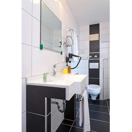 Avenon Privat-hotel Am Steinberg 3*